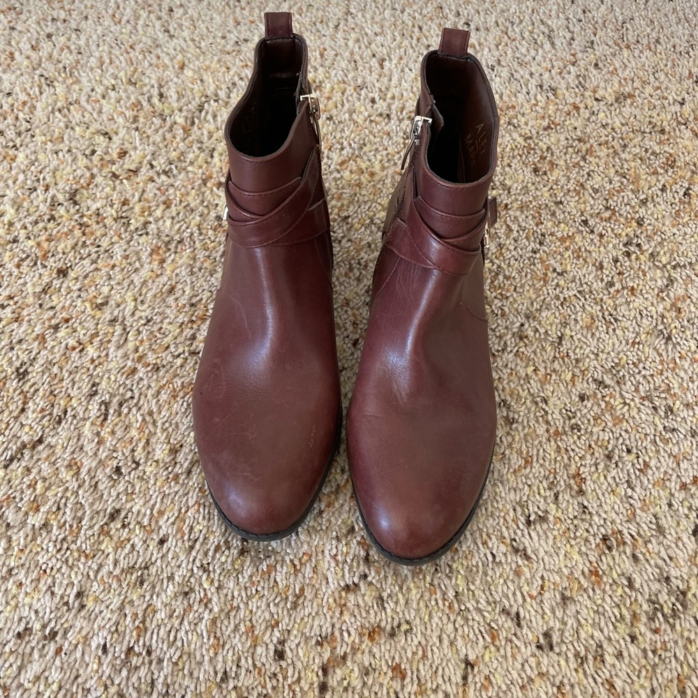 Brand new Alex Marie booties